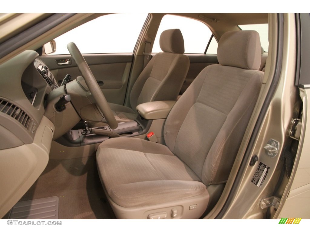 2005 Camry LE - Desert Sand Mica / Taupe photo #5