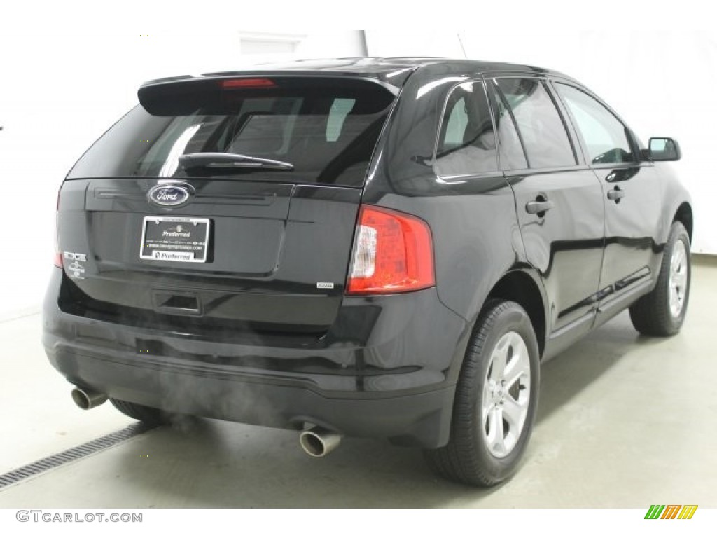 2013 Edge SE AWD - Tuxedo Black Metallic / Charcoal Black photo #6