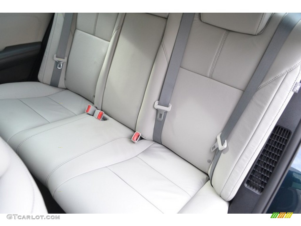 2016 Toyota Avalon Hybrid XLE Premium Rear Seat Photos