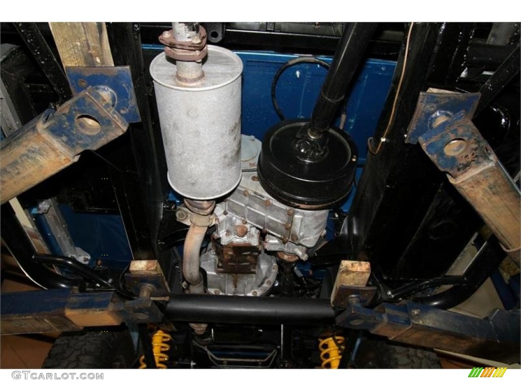 1988 Land Rover Defender 90 Hardtop Undercarriage Photo #109248507