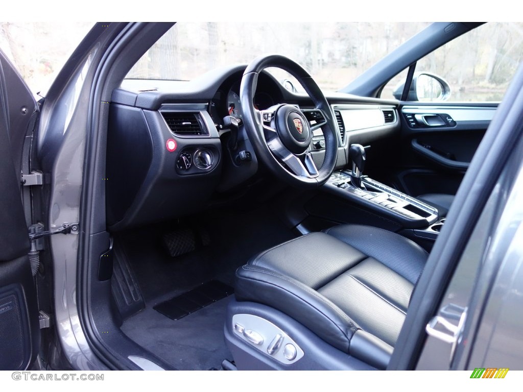 Black Interior 2015 Porsche Macan S Photo #109258596