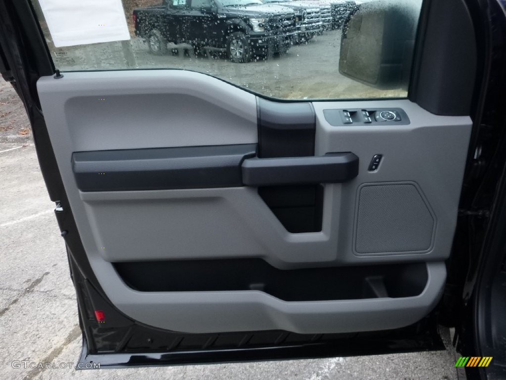 2016 Ford F150 XL SuperCab 4x4 Medium Earth Gray Door Panel Photo #109258710