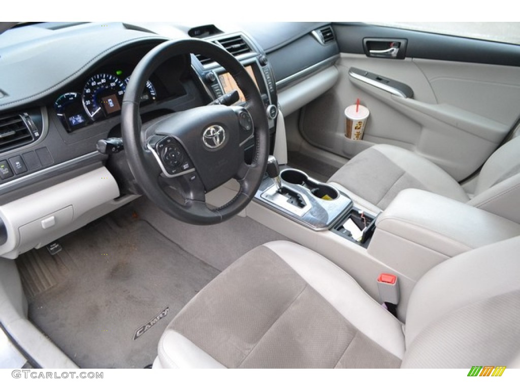 2013 Camry Hybrid XLE - Classic Silver Metallic / Light Gray photo #7