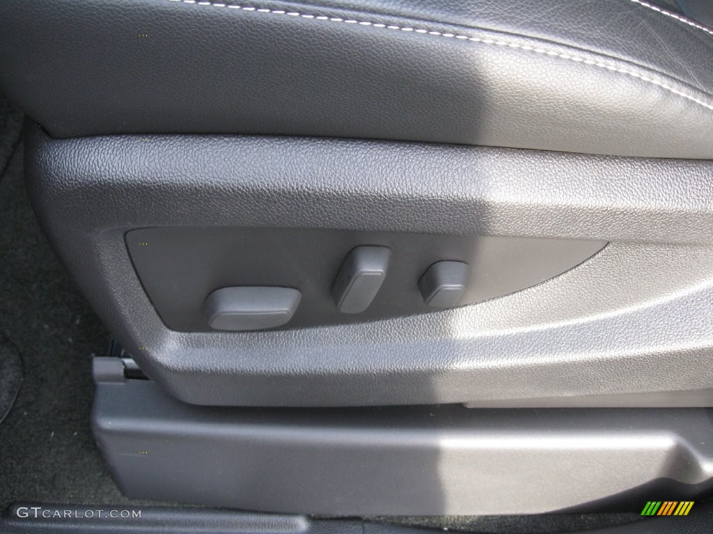 2016 Suburban 3500HD LT 4WD - Summit White / Jet Black photo #21