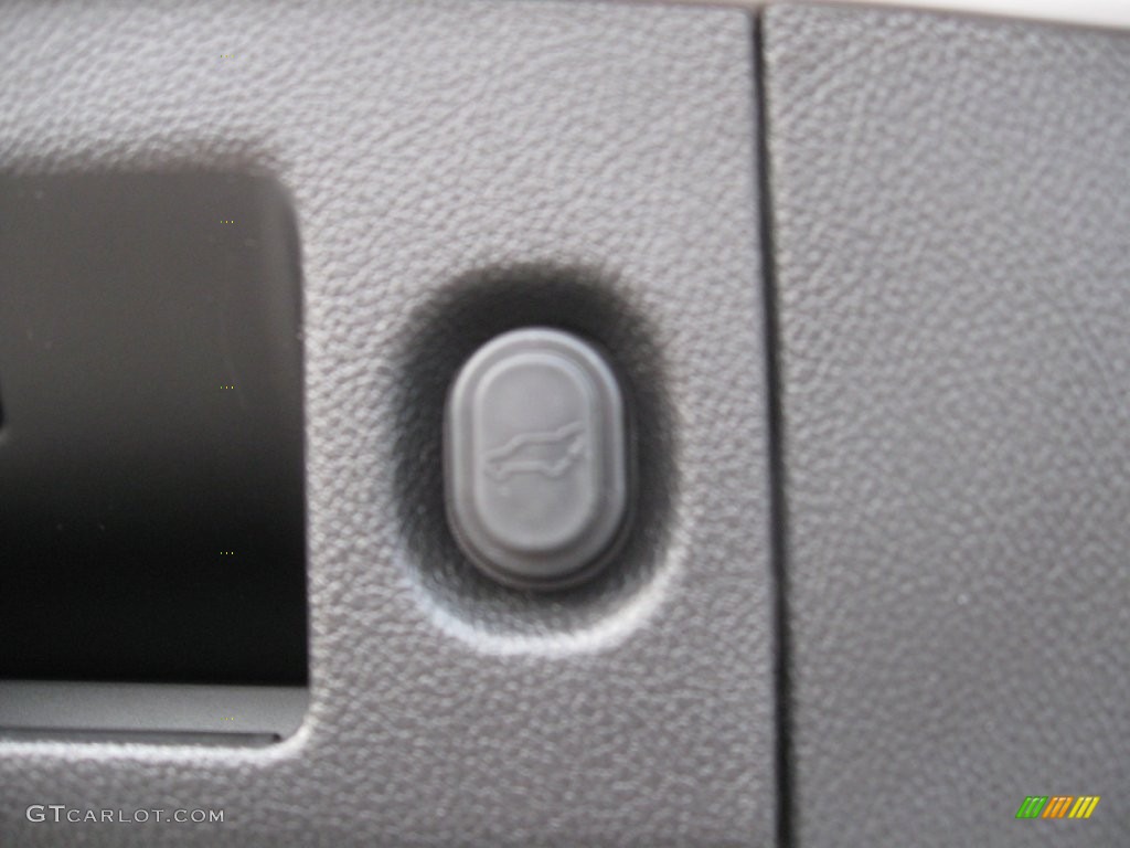 2016 Suburban 3500HD LT 4WD - Summit White / Jet Black photo #28