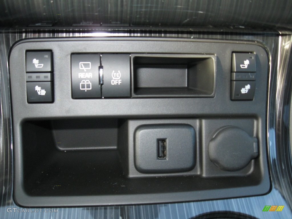 2016 Traverse LT AWD - Summit White / Dark Titanium/Light Titanium photo #36