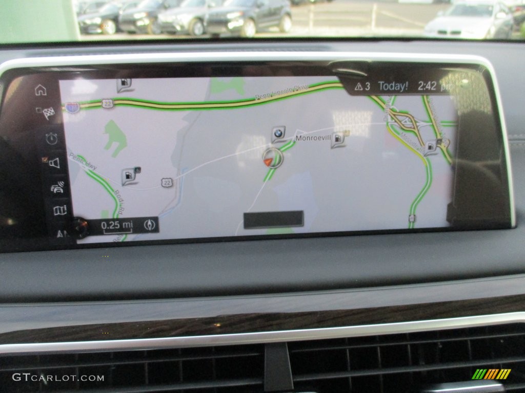 2016 BMW 7 Series 750i xDrive Sedan Navigation Photos