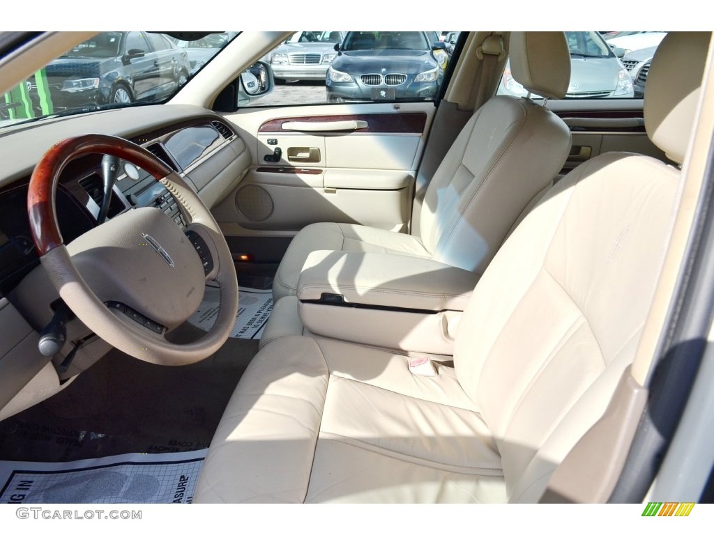 2005 Town Car Signature Limited - Cashmere Tri-Coat / Light Parchment/Medium Dark Parchment photo #15