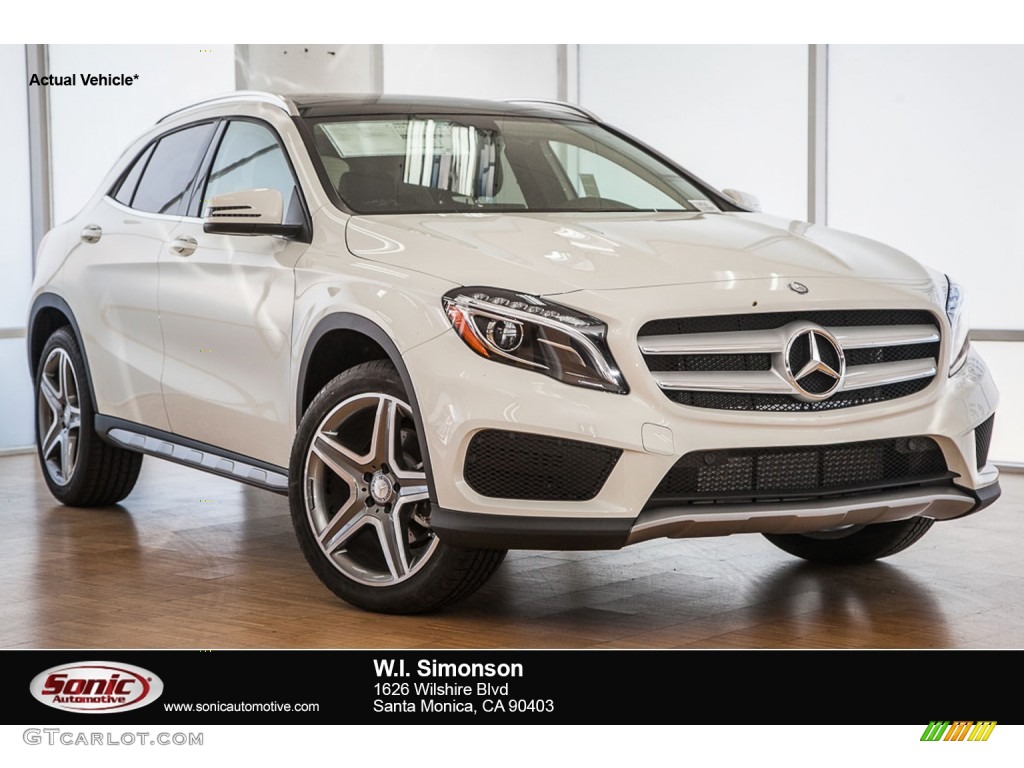 2016 GLA 250 - Cirrus White / Black photo #1