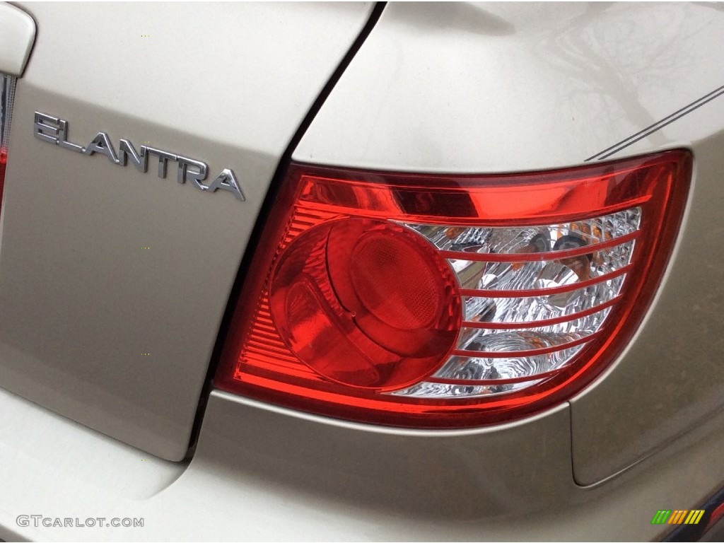 2006 Elantra GT Hatchback - Champagne Beige / Beige photo #20
