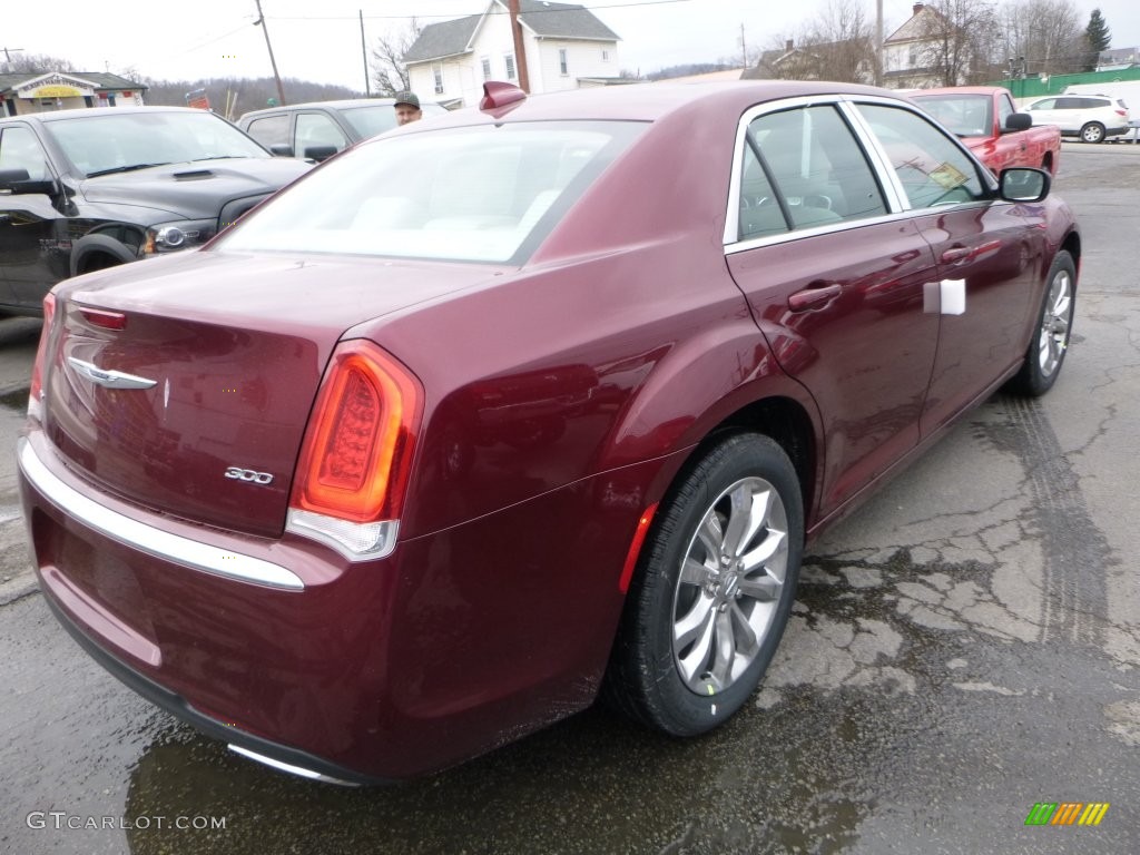 2016 300 Limited AWD - Velvet Red Pearl / Black/Linen photo #6