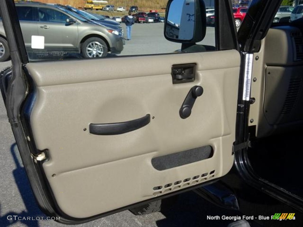 2004 Wrangler Sahara 4x4 - Black / Dark Slate Gray photo #11