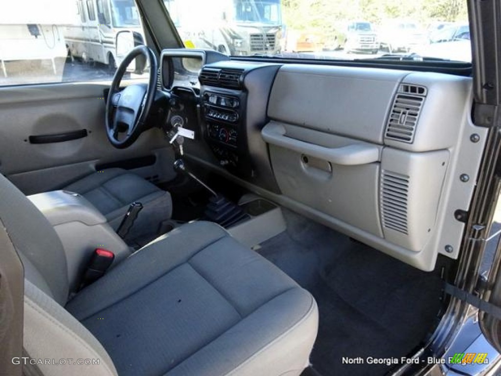 2004 Wrangler Sahara 4x4 - Black / Dark Slate Gray photo #14