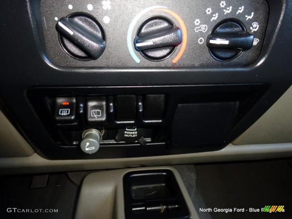 2004 Wrangler Sahara 4x4 - Black / Dark Slate Gray photo #23