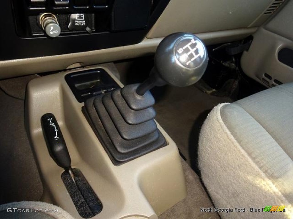 2004 Wrangler Sahara 4x4 - Black / Dark Slate Gray photo #24