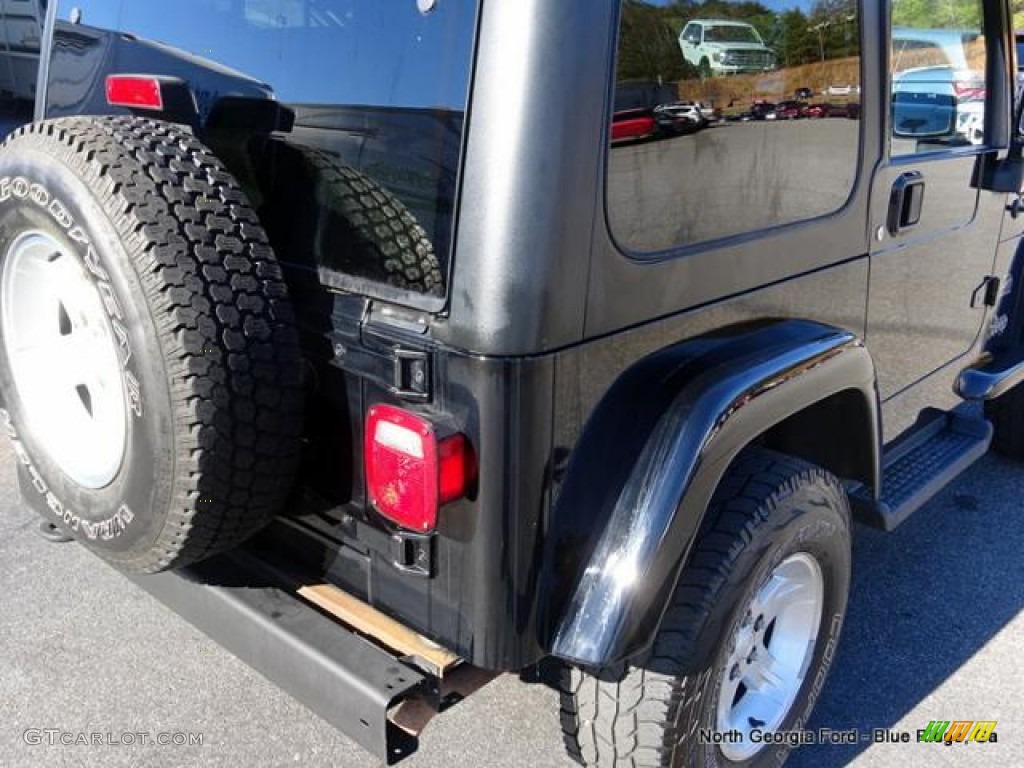 2004 Wrangler Sahara 4x4 - Black / Dark Slate Gray photo #30