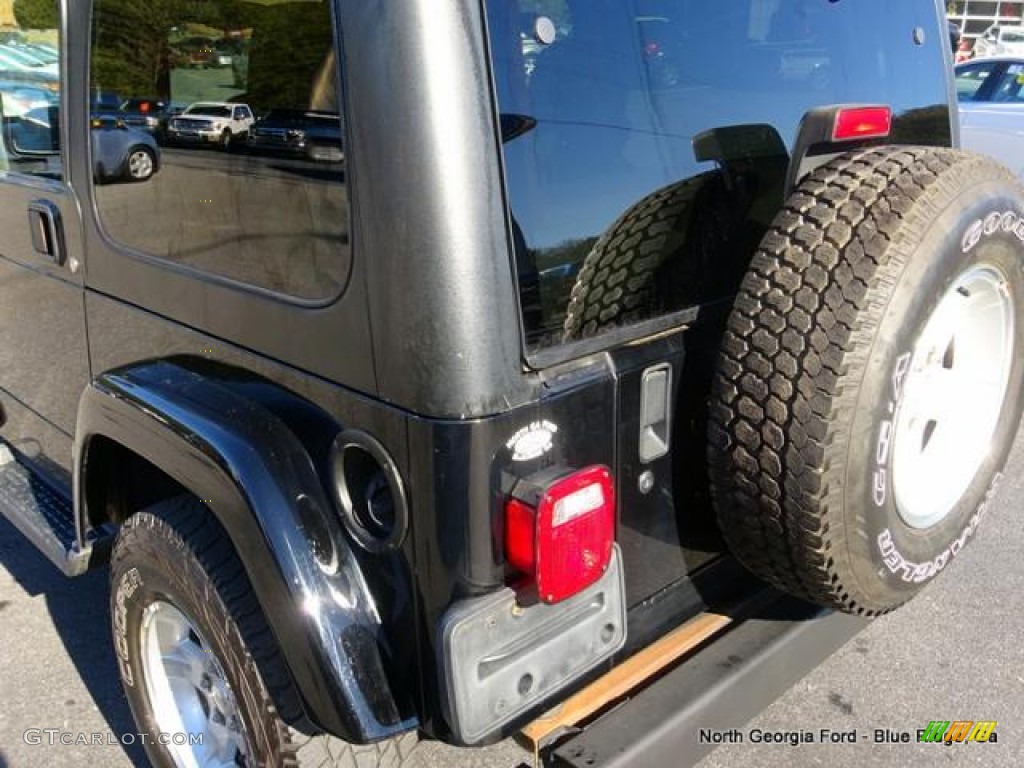 2004 Wrangler Sahara 4x4 - Black / Dark Slate Gray photo #31