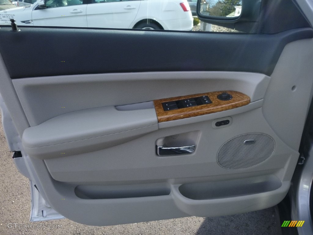 2008 Grand Cherokee Limited 4x4 - Bright Silver Metallic / Dark Khaki/Light Graystone photo #12