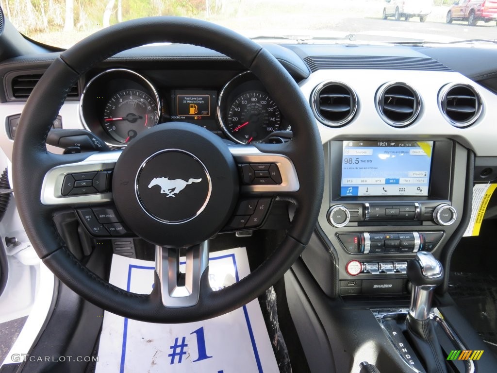 2016 Ford Mustang GT Coupe Dashboard Photos