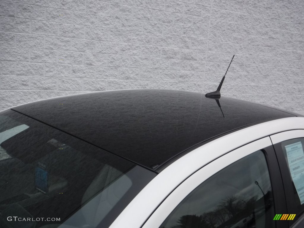 2012 Volt Hatchback - Summit White / Light Neutral/Dark Accents photo #5