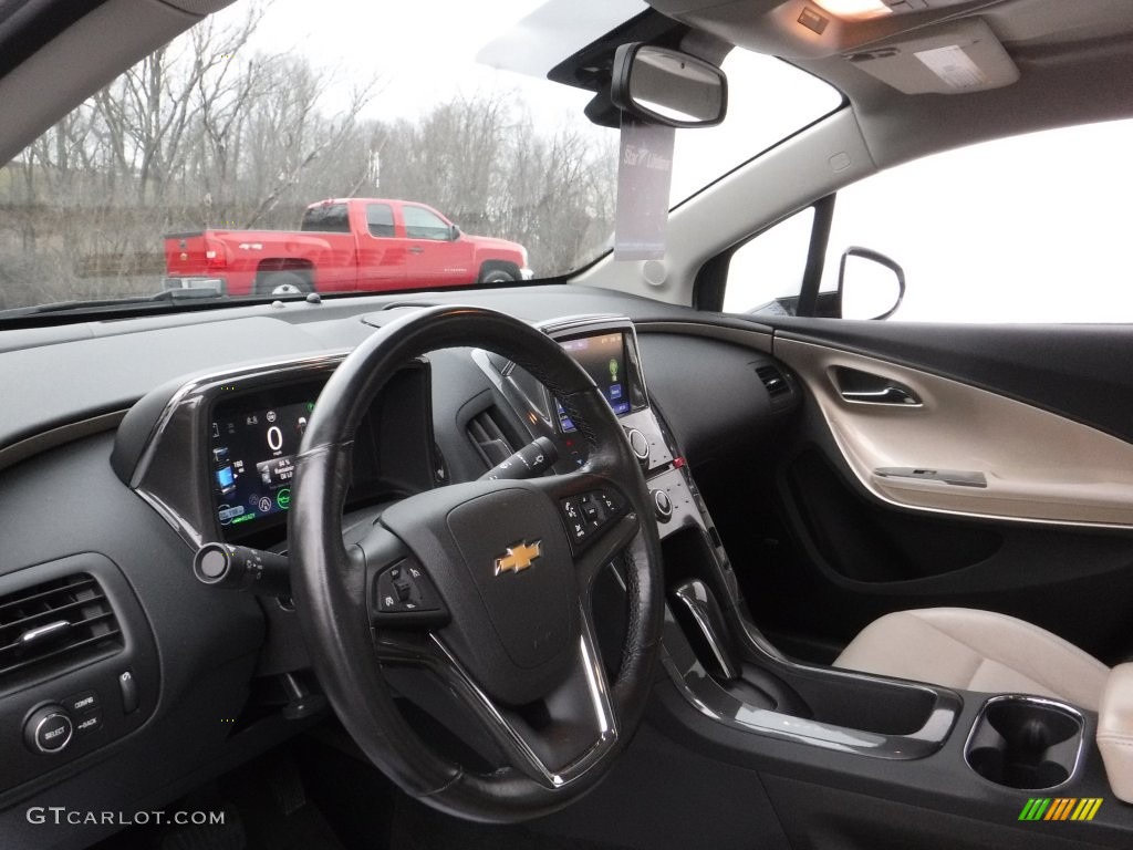 2012 Volt Hatchback - Summit White / Light Neutral/Dark Accents photo #17