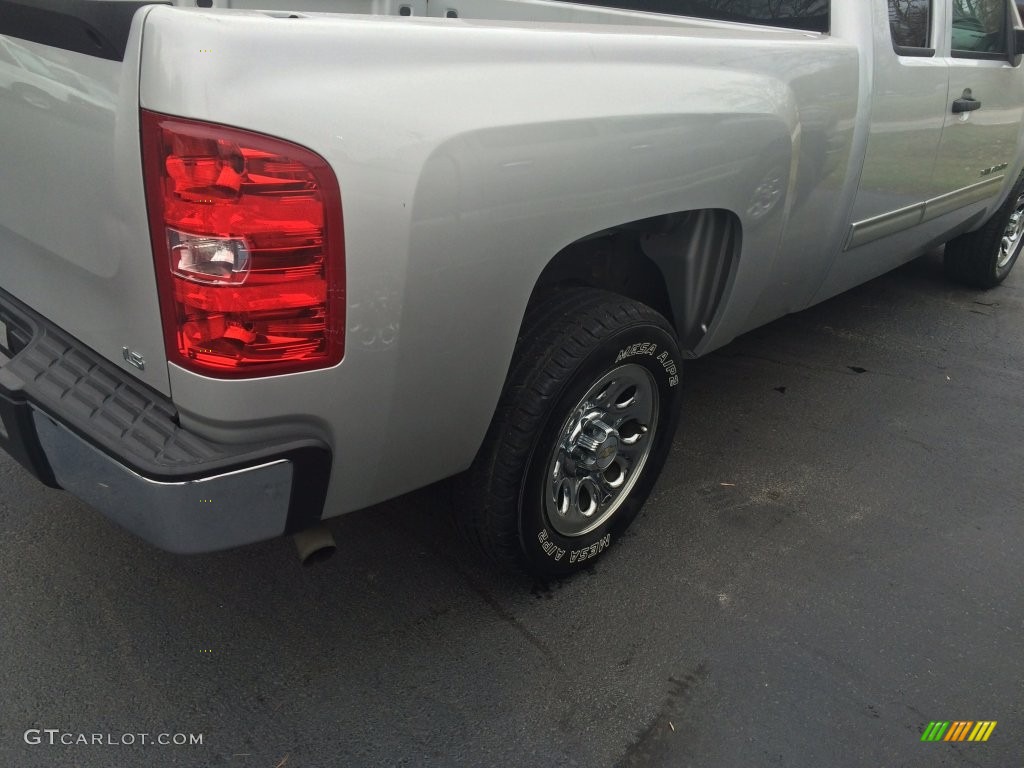 2011 Silverado 1500 LS Extended Cab - Sheer Silver Metallic / Dark Titanium photo #11