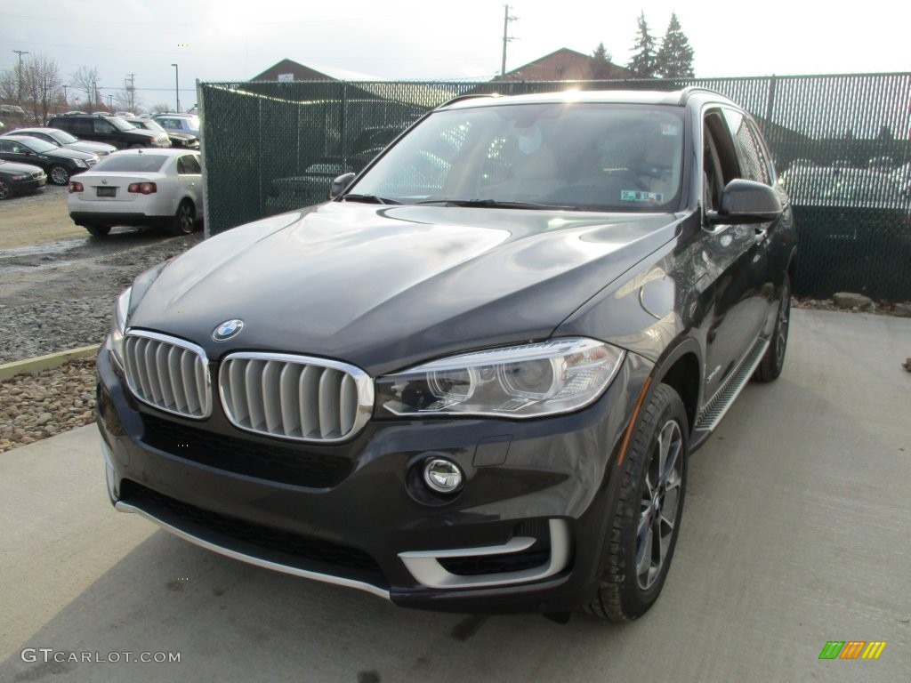 2016 X5 xDrive40e - Dark Graphite Metallic / Ivory White photo #8