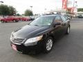 Black - Camry LE Photo No. 4