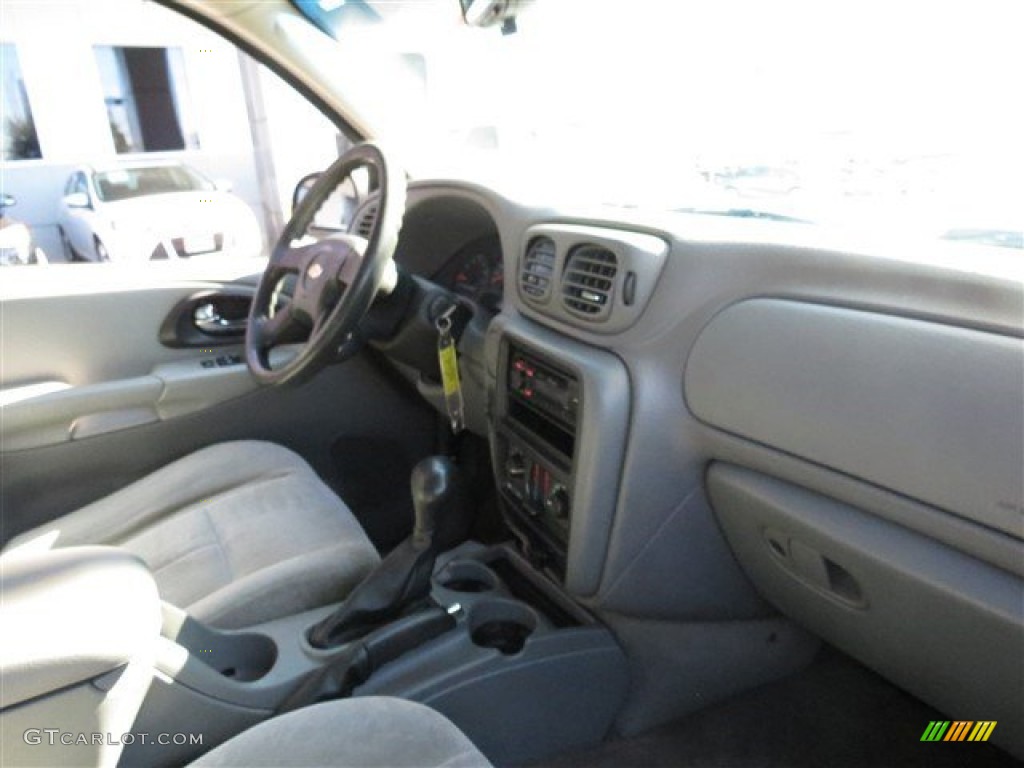 2005 TrailBlazer LS - Superior Blue Metallic / Light Gray photo #17