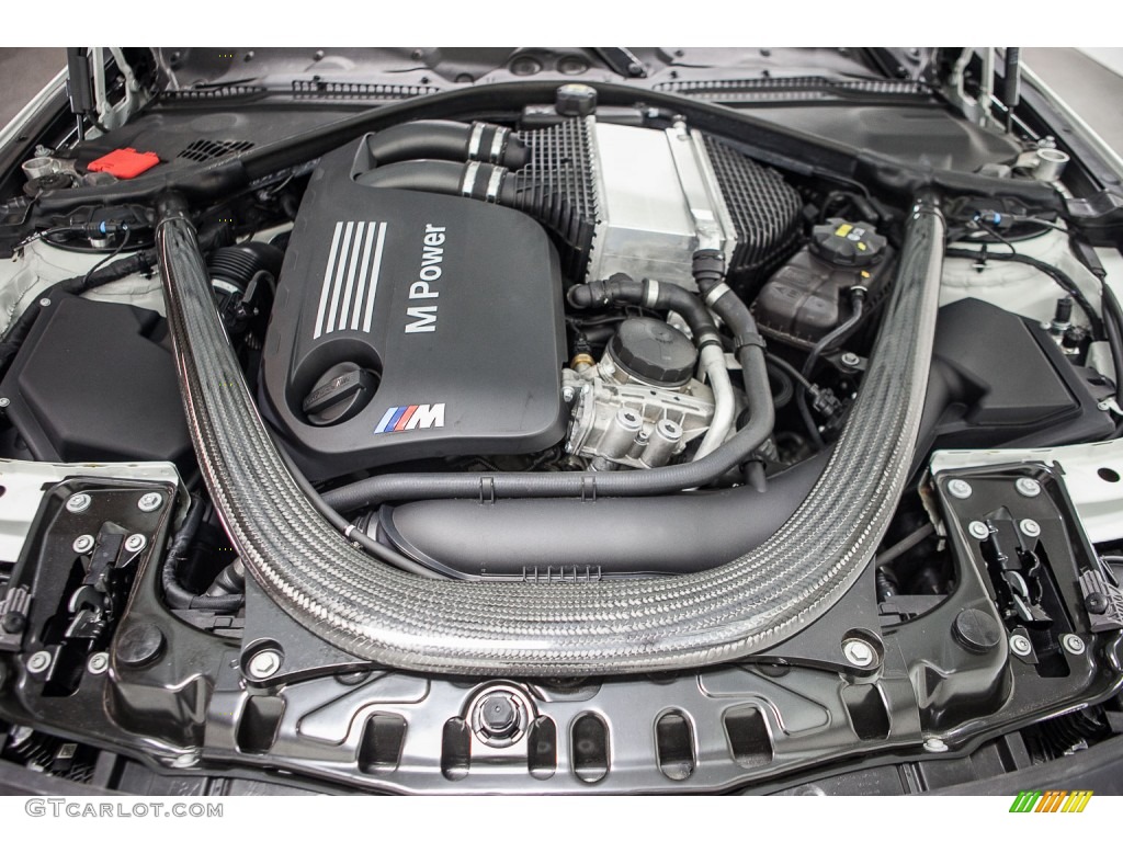 2015 BMW M4 Coupe Engine Photos