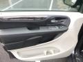 Granite Crystal Metallic - Grand Caravan American Value Package Photo No. 13
