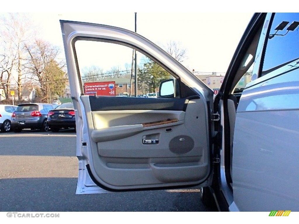 2008 Grand Cherokee Limited 4x4 - Bright Silver Metallic / Dark Slate Gray/Light Graystone photo #15
