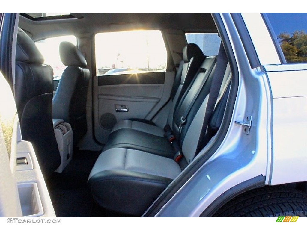 2008 Grand Cherokee Limited 4x4 - Bright Silver Metallic / Dark Slate Gray/Light Graystone photo #33