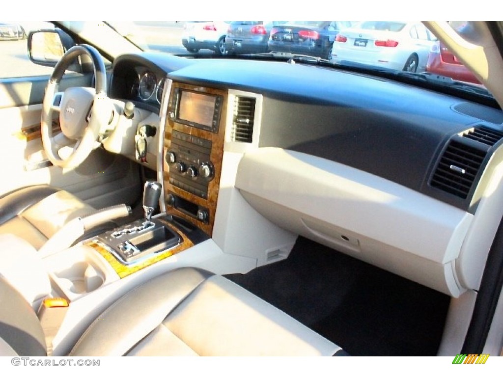2008 Grand Cherokee Limited 4x4 - Bright Silver Metallic / Dark Slate Gray/Light Graystone photo #36