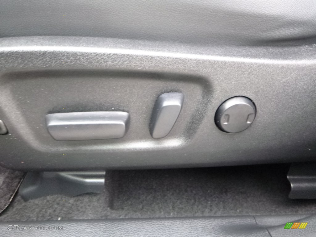 2015 Highlander XLE AWD - Silver Sky Metallic / Black photo #16