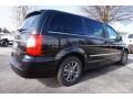 2016 Brilliant Black Crystal Pearl Chrysler Town & Country S  photo #3