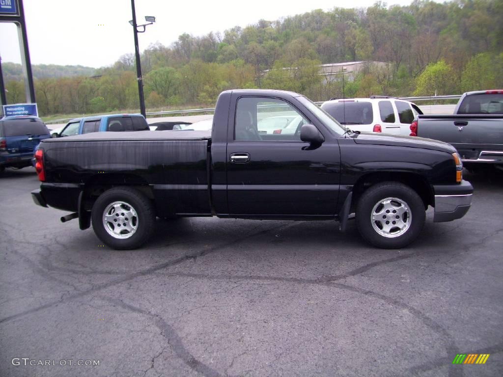 2004 Silverado 1500 Regular Cab - Black / Dark Charcoal photo #6