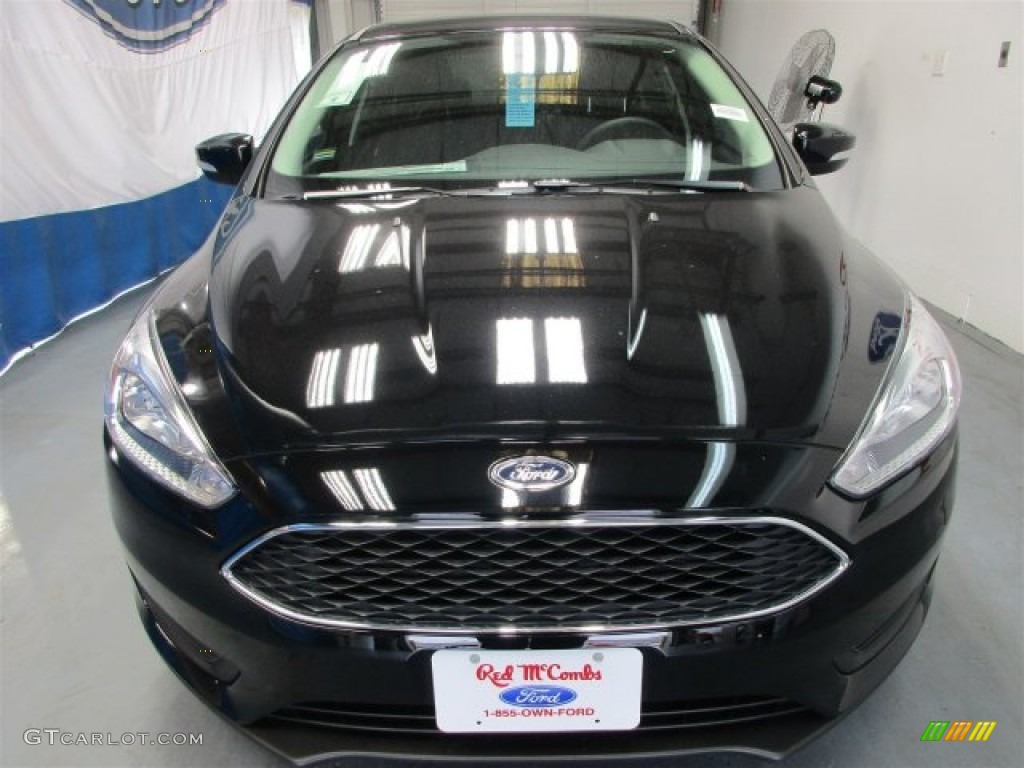 2016 Focus SE Sedan - Shadow Black / Charcoal Black photo #2