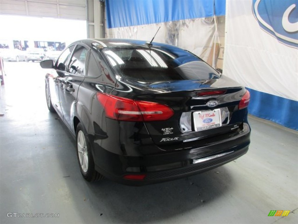 2016 Focus SE Sedan - Shadow Black / Charcoal Black photo #5