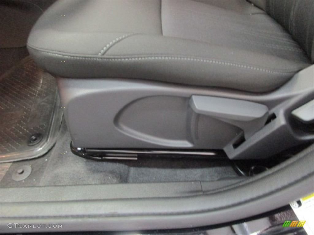2016 Focus SE Sedan - Shadow Black / Charcoal Black photo #14