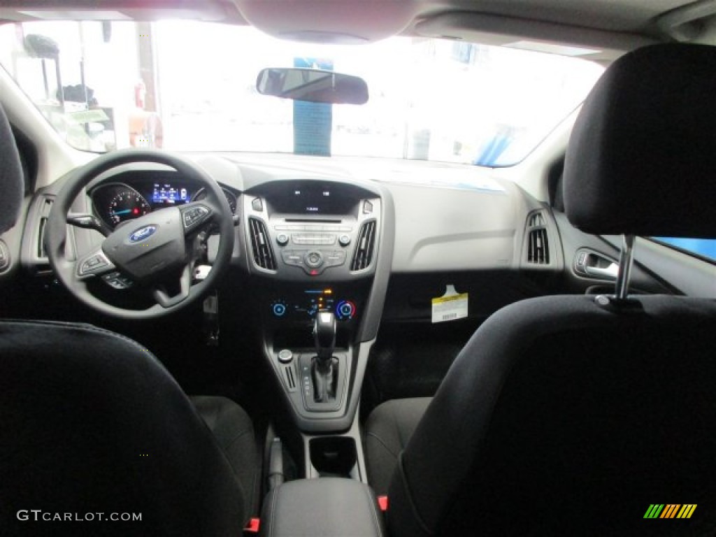 2016 Focus SE Sedan - Shadow Black / Charcoal Black photo #16