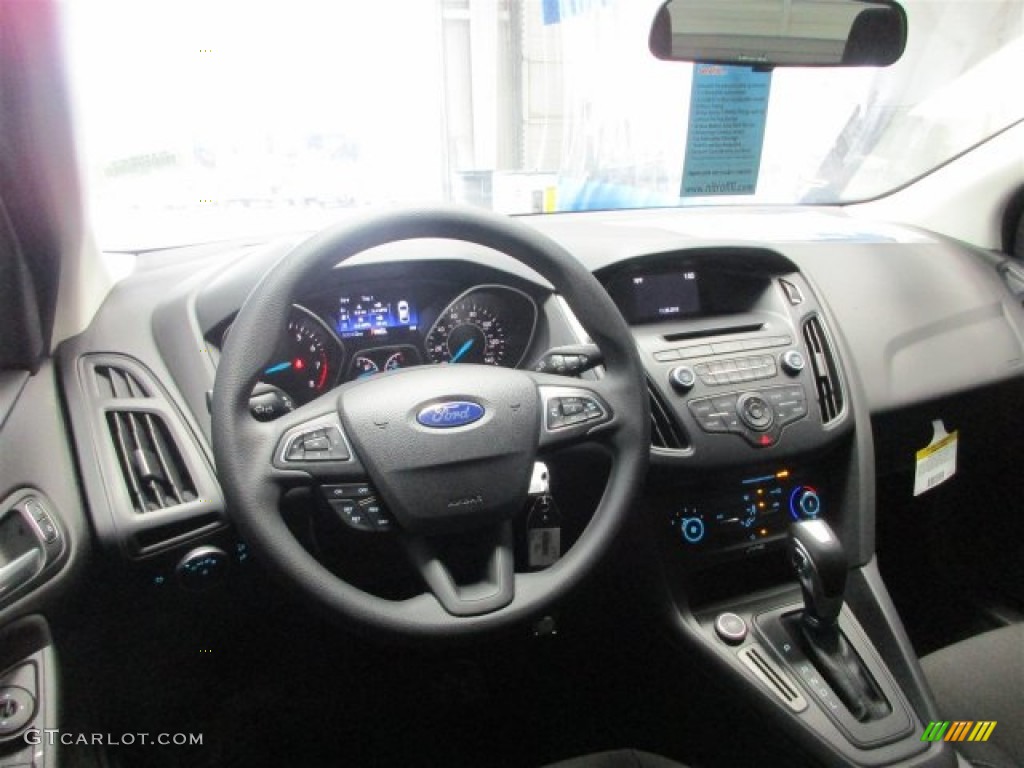 2016 Focus SE Sedan - Shadow Black / Charcoal Black photo #19