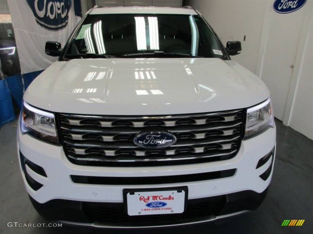 2016 Explorer XLT - Oxford White / Medium Light Camel photo #2