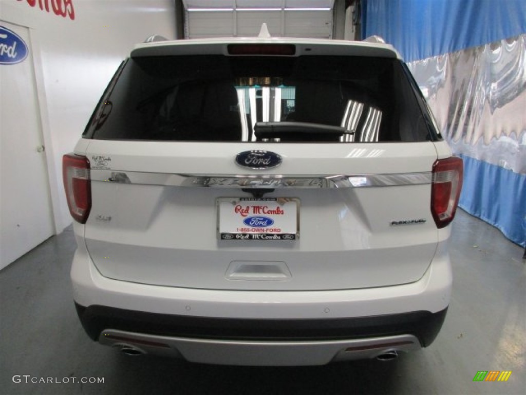 2016 Explorer XLT - Oxford White / Medium Light Camel photo #7