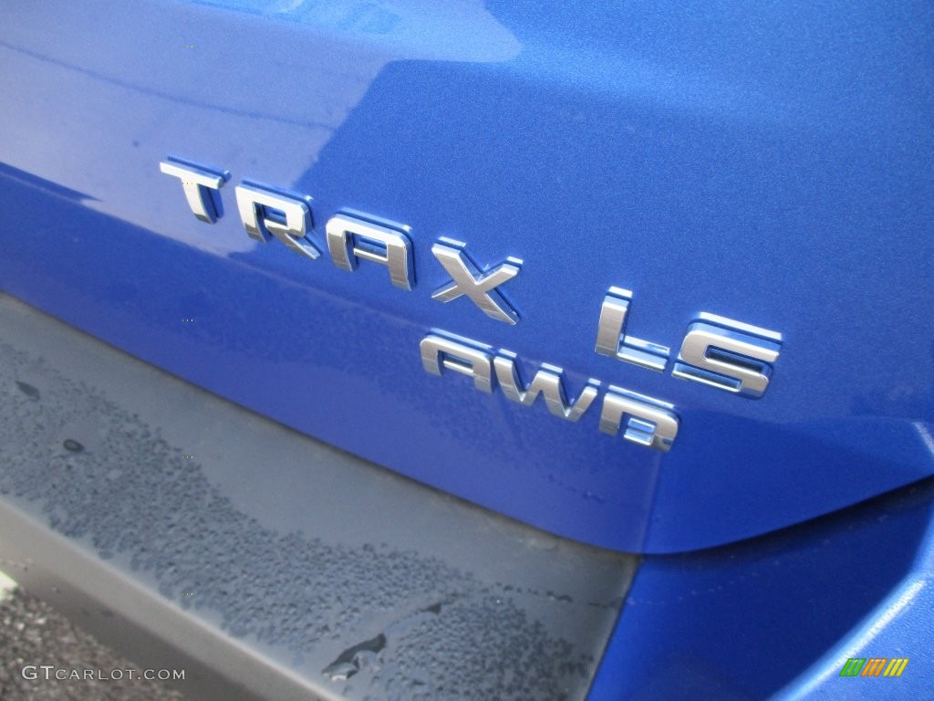 2016 Trax LS AWD - Brilliant Blue Metallic / Jet Black/Light Titanium photo #5