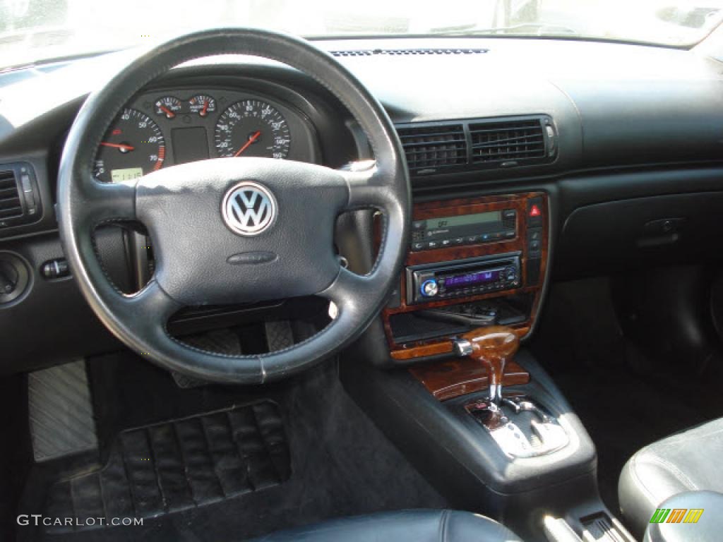 1999 Passat GLX V6 Sedan - Royal Green Pearl / Black photo #7