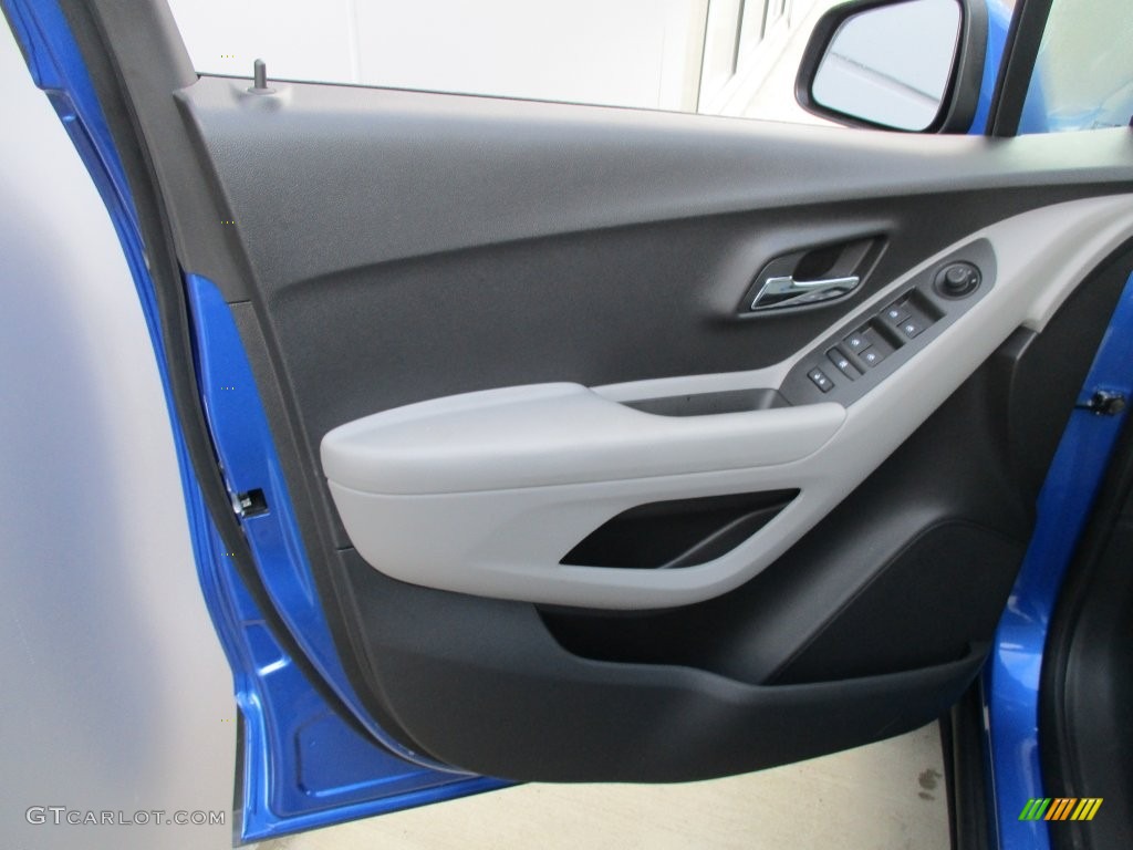2016 Trax LS AWD - Brilliant Blue Metallic / Jet Black/Light Titanium photo #11