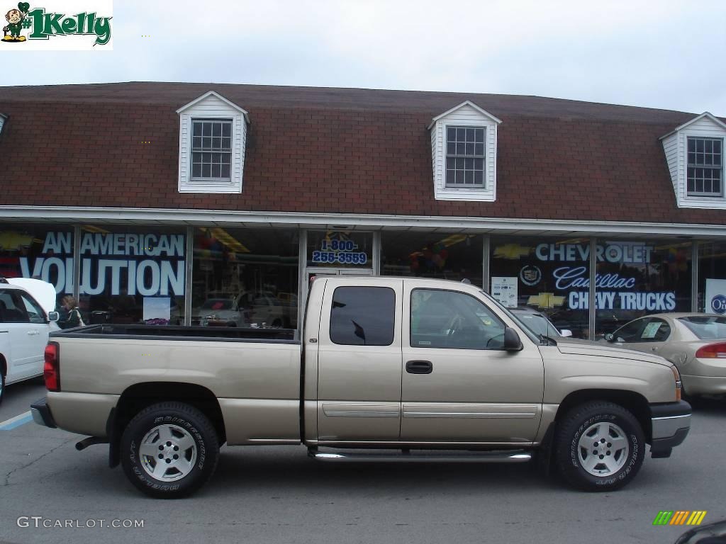 2005 Silverado 1500 LT Extended Cab 4x4 - Sandstone Metallic / Dark Charcoal photo #1