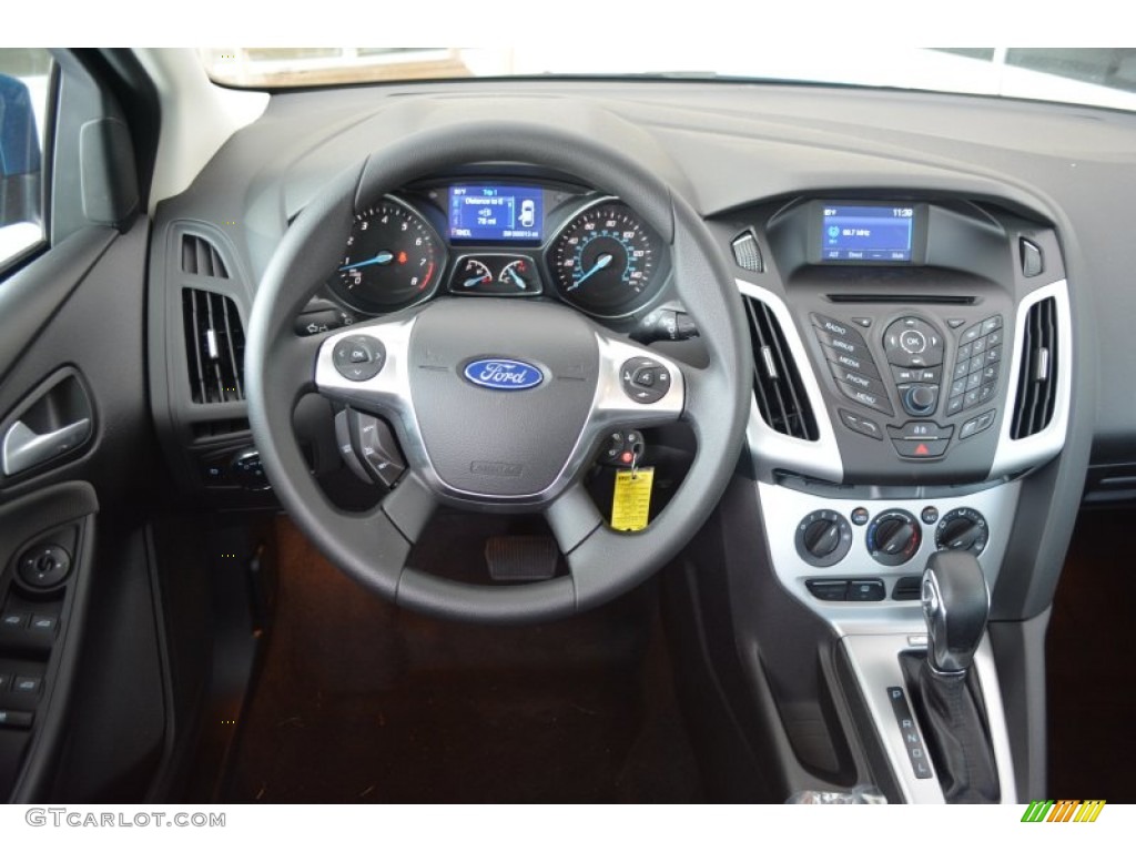 2014 Focus SE Sedan - Blue Candy / Charcoal Black photo #11