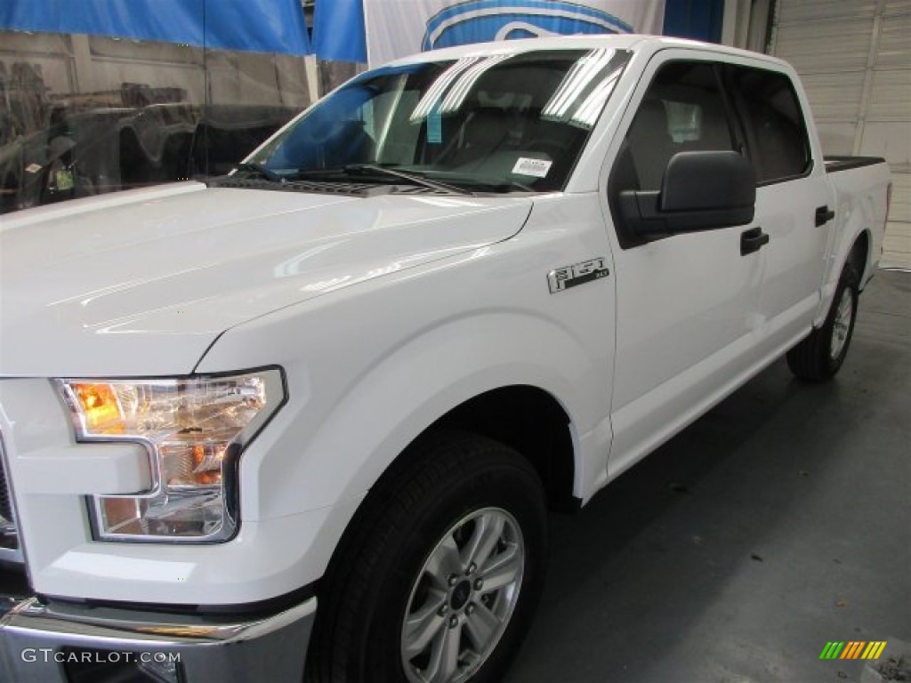 2016 F150 XLT SuperCrew - Oxford White / Medium Earth Gray photo #3